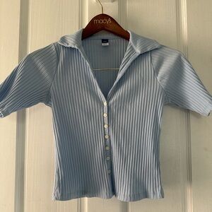 🌻 Old Navy Light Blue Ribbed Button-Up Collared Shirt🌻